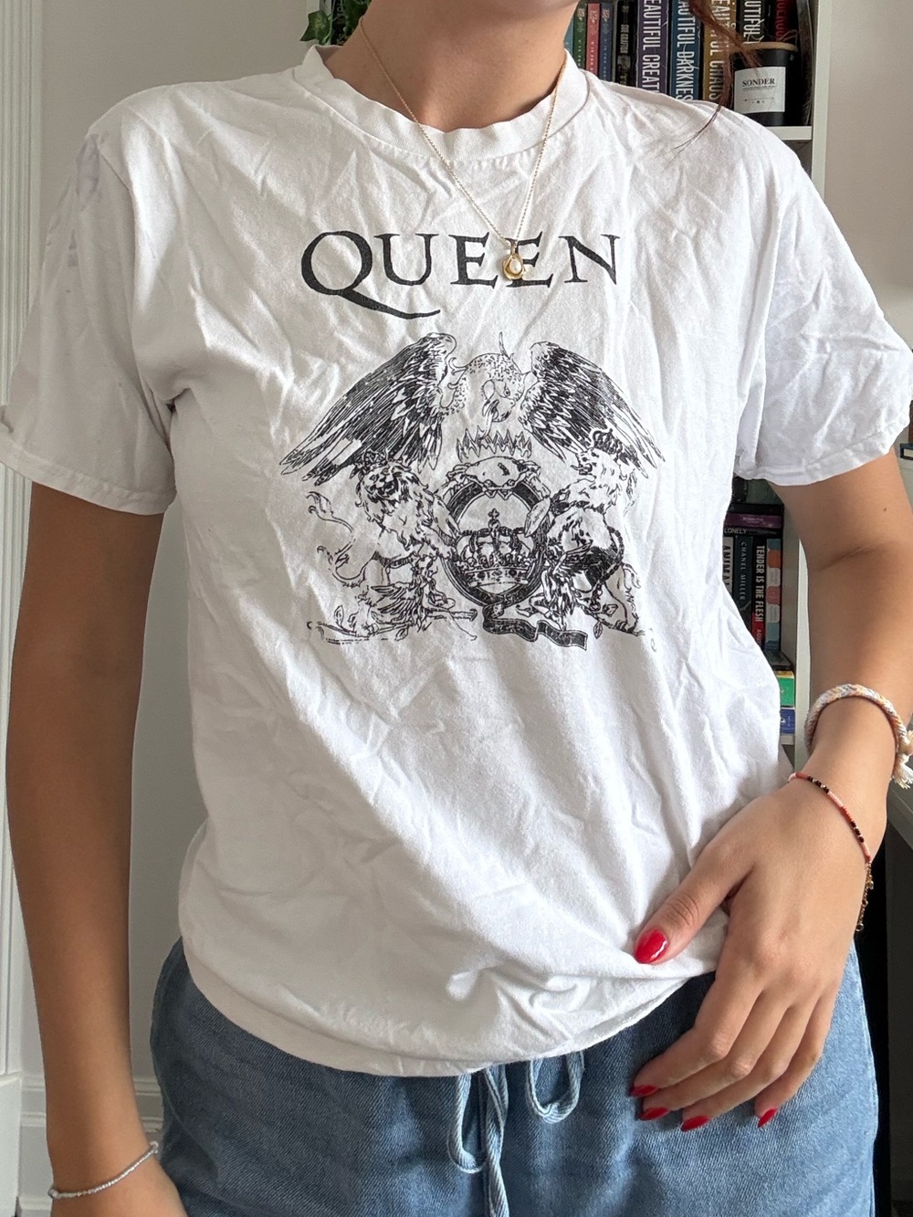 Gildan White Queen Crest Graphic Tee
